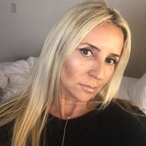 Meet your Posher, Carla